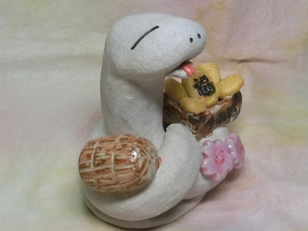 画像4: 千両箱を持った福へび (4)