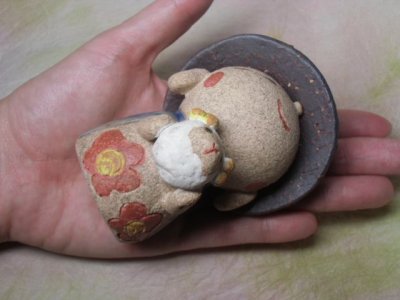 画像3: 羊を抱いた笠地蔵（茶小）
