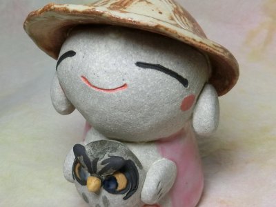 画像2: 幸せ福朗を抱いた笠地蔵（白小）